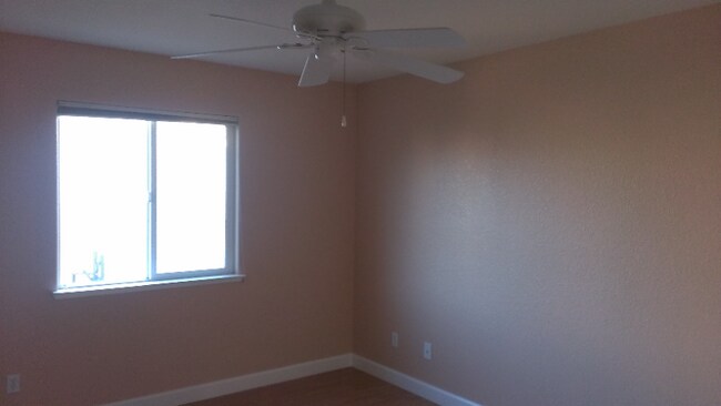 Building Photo - 1800 Marinette Ln