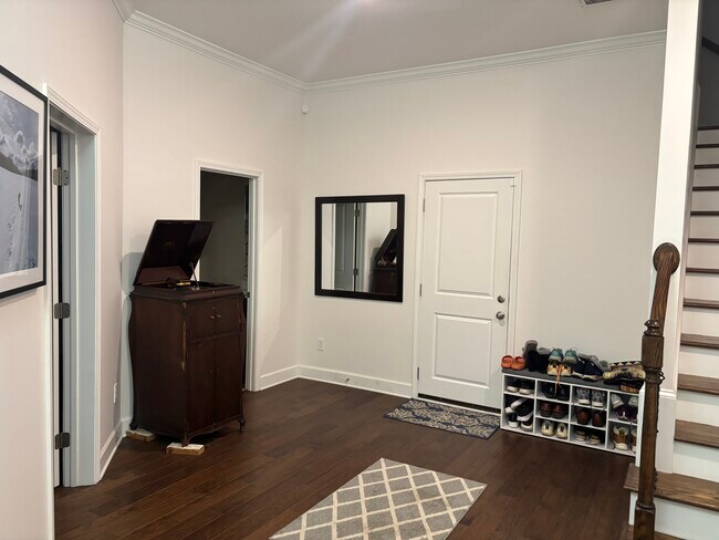 Hall Entry way - 2 Arch St