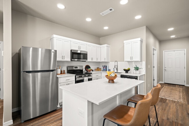 Building Photo - The Villas at Palecero