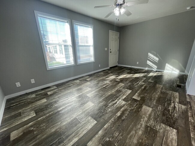 Foto del edificio - 38033 Ducharme Dr