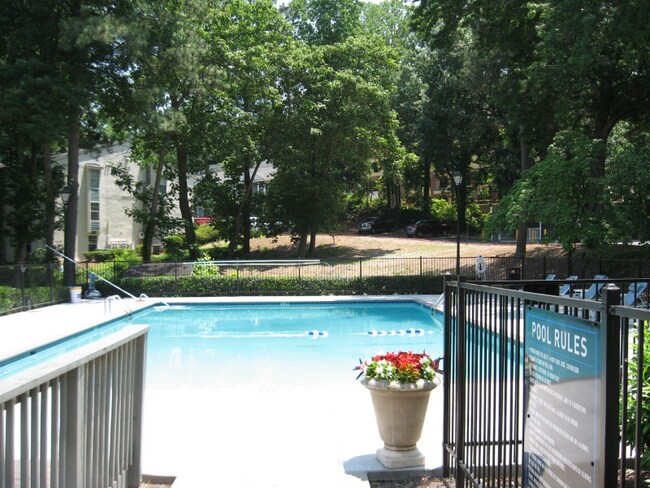 Building Photo - 1604 Lincoln Trace Cir