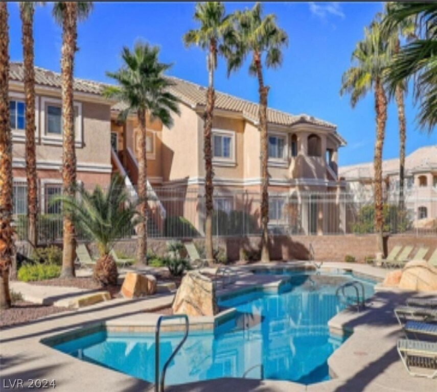 Foto principal - 424 Pine Haven St