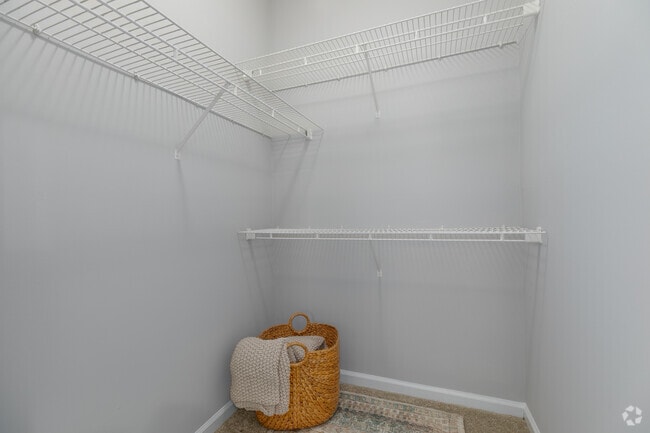 Interior Photo - Crestline Cary