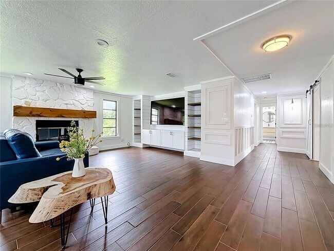 Building Photo - 12756 Poinsettia Ave
