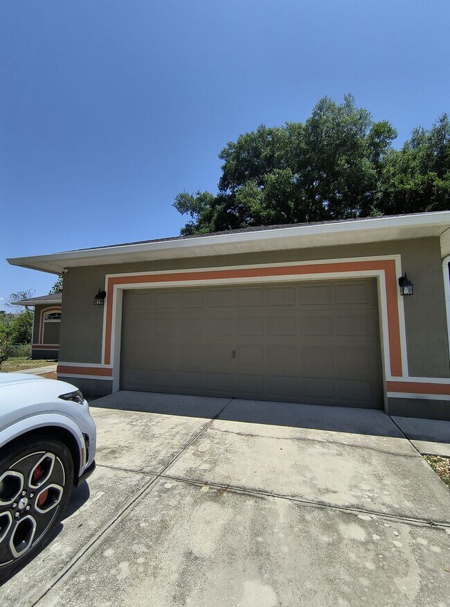 Foto del edificio - Beautiful 3 Bedroom 2 Bathroom Bungalow in...