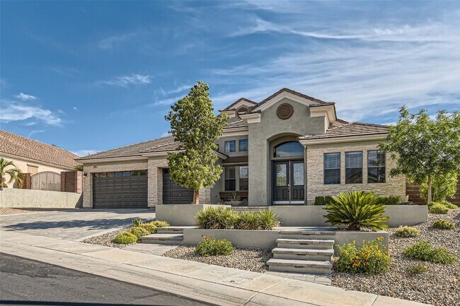 Building Photo - Stunning 4 Bedroom Home In Henderson Gated...