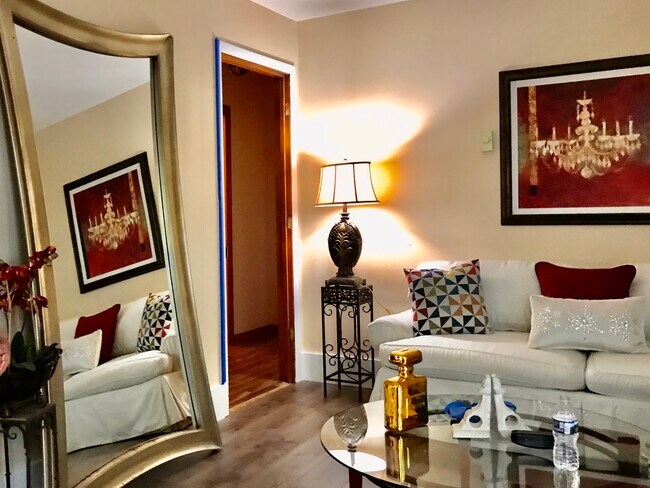 Foto del edificio - 2715 Morena St