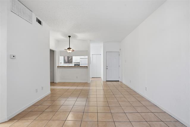 Foto del edificio - 5550 Spring Valley Rd