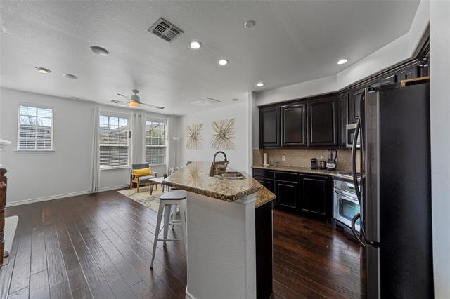 Foto del edificio - 5713 Knox Dr