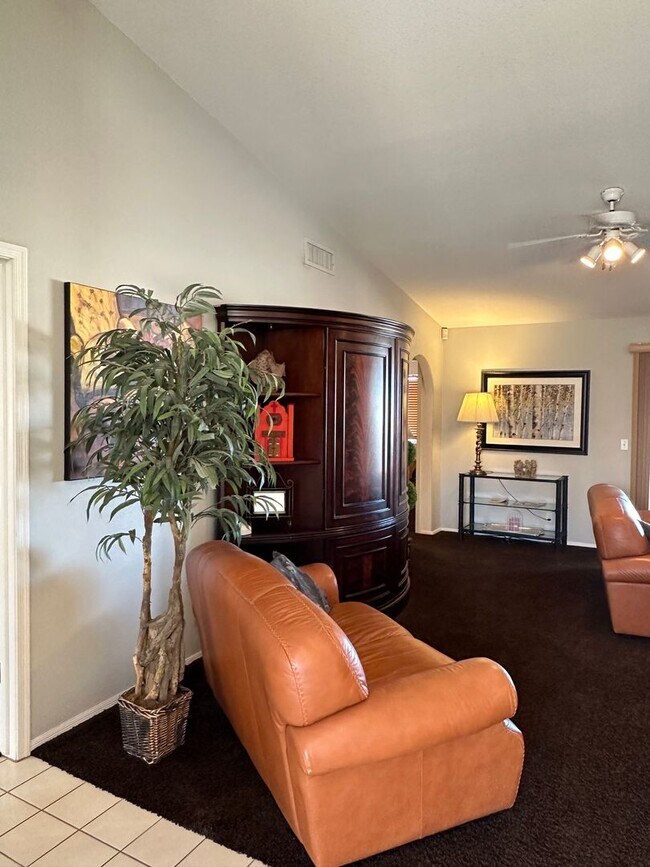 Foto del edificio - Available May through November 2026 Short term, Pool home, Furnished