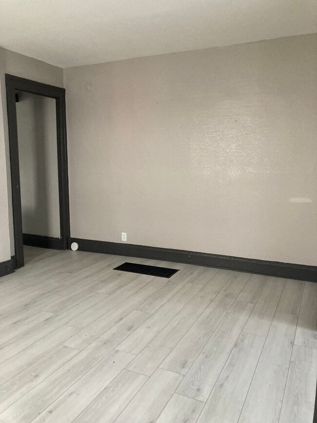 Foto del edificio - 820-822 HUFFMAN