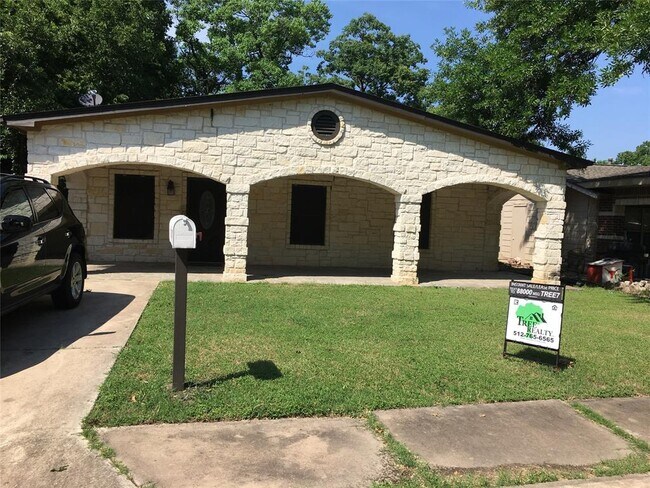 Foto del edificio - 6804 Suena Dr