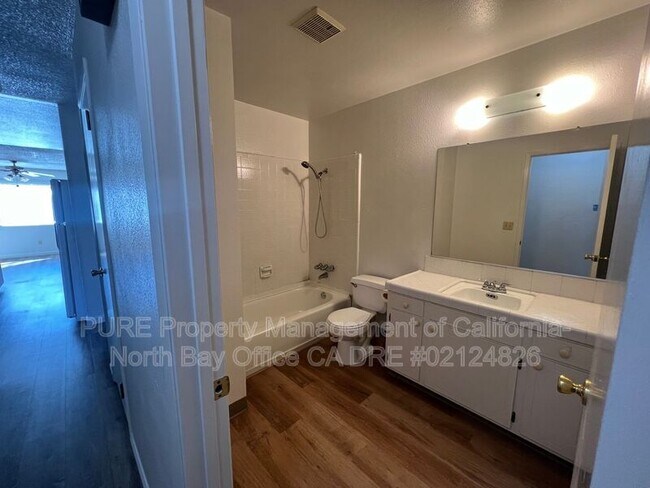 Foto del edificio - 571 Chablis Ct