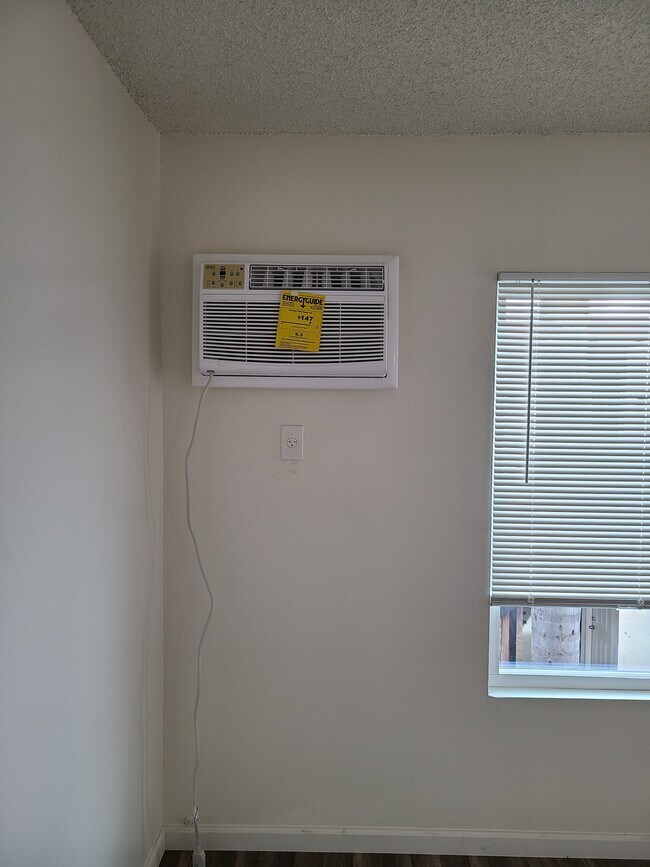 NEW AC & DUAL PANE WINDOW/BLINDS - 659 S Webster Ave