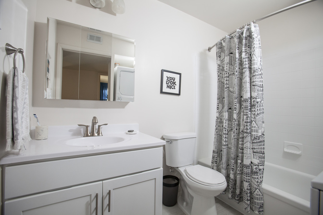 Newly Renovated Bathroom - Quail Ridge