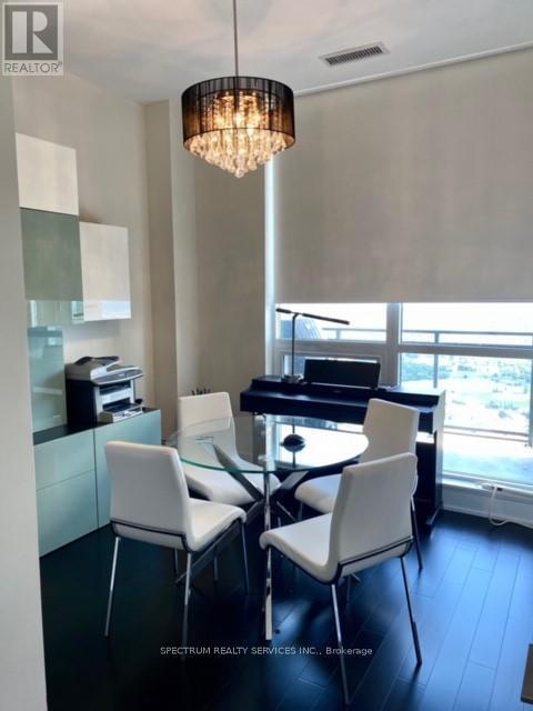 Photo du bâtiment - 4011 Brickstone Mews