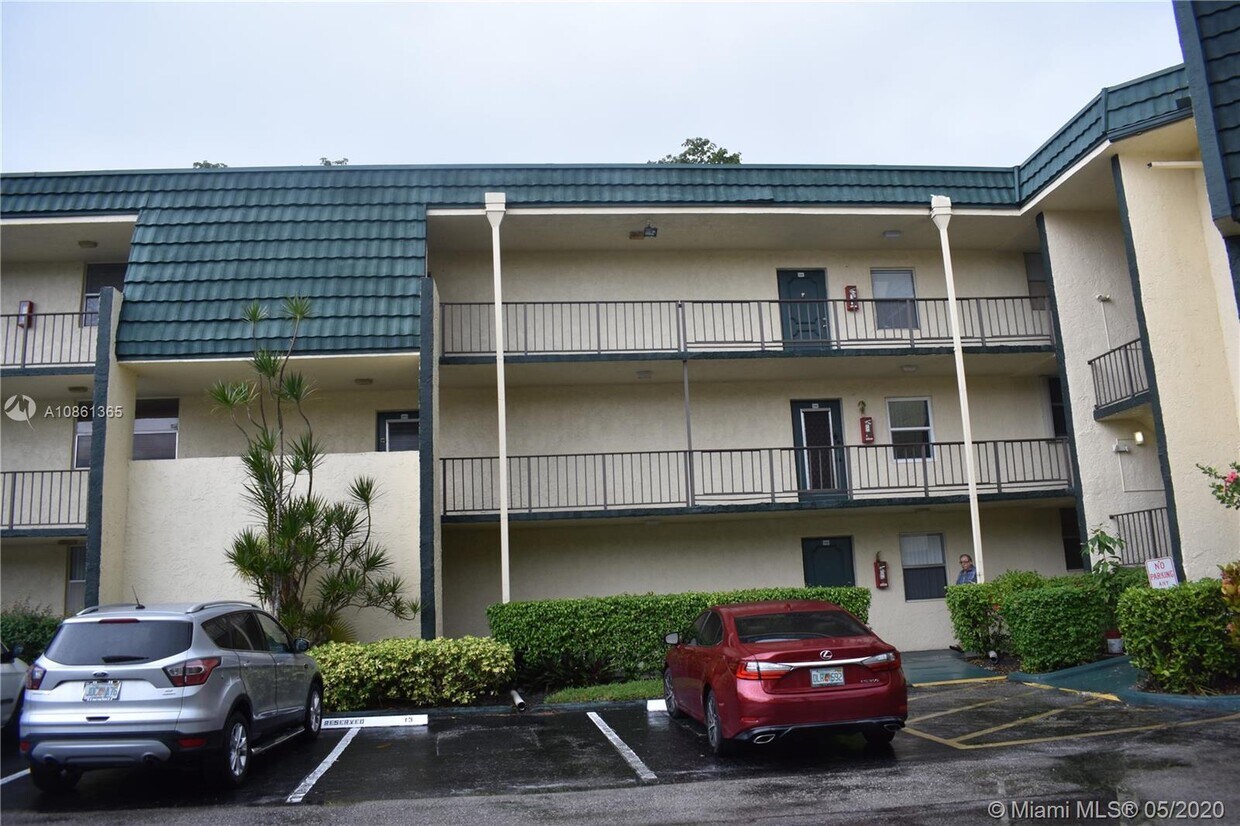 9091 Lime Bay Blvd Unit 306, Tamarac, FL 33321 Condo for Rent in