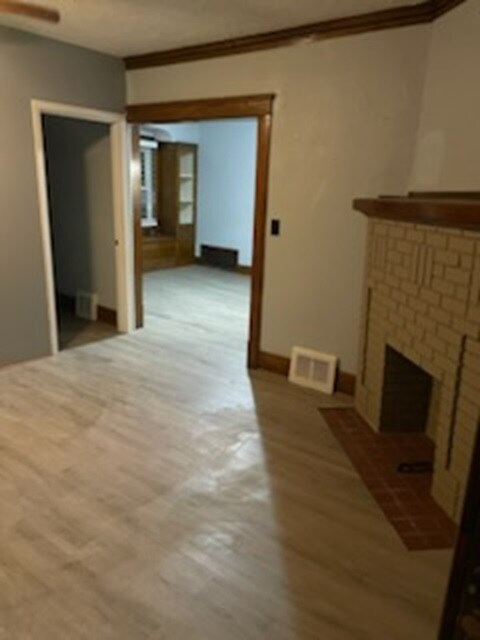 Foto del edificio - 1239 W 5th St