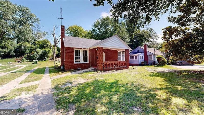 Primary Photo - 2211 8th St