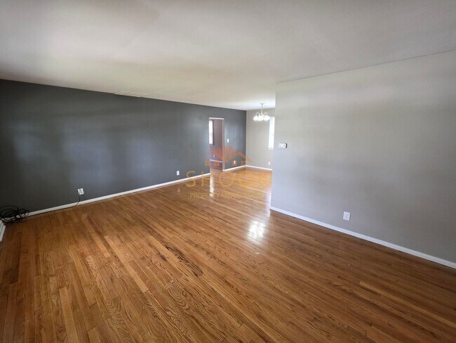 Building Photo - FRESH 4 BR HOME CLOSE TO EVERYTHING IN WEST LAFAYETTE