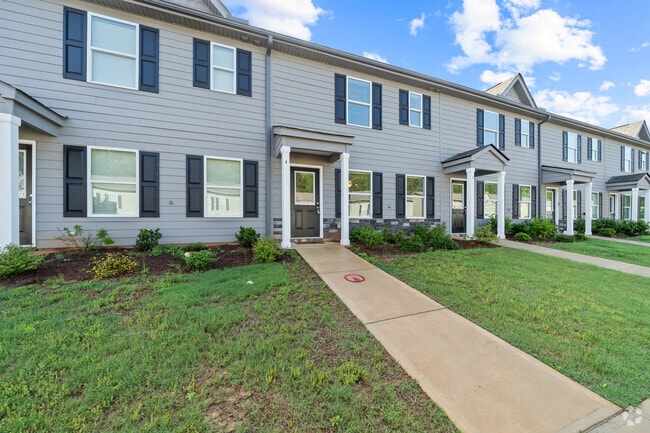 Building Photo - 100 Lakeview Estates Dr