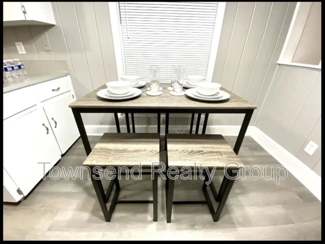 Building Photo - 6718 Woodstream Dr