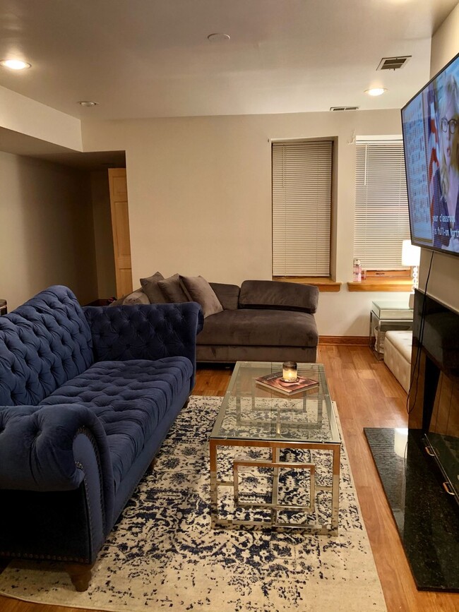 Foto del edificio - 59 E Bellevue Pl