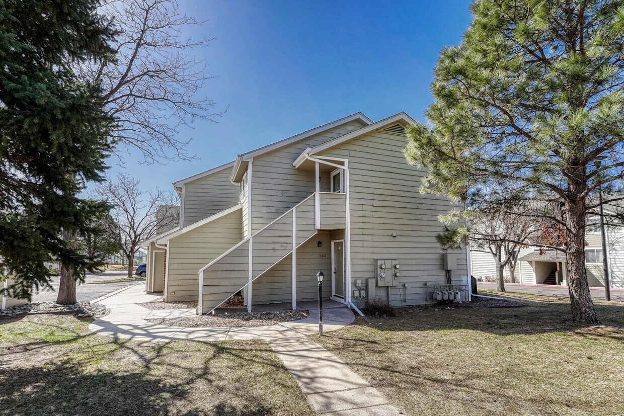 19131 E Wyoming Plz Unit 102, Aurora, CO 80017 Condo for Rent in