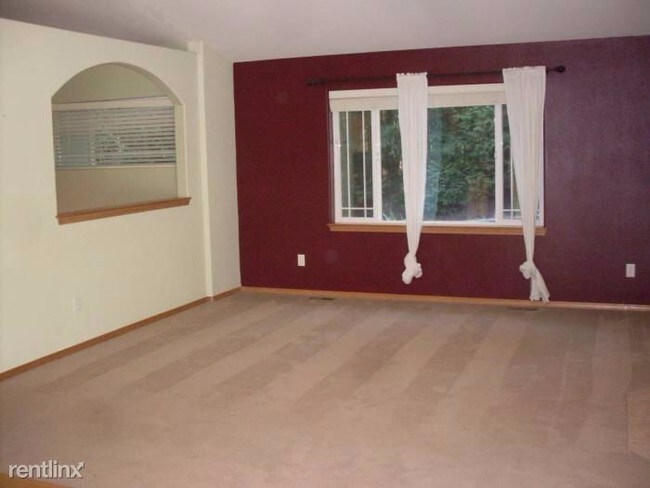 Building Photo - 306 Sudden Valley Dr