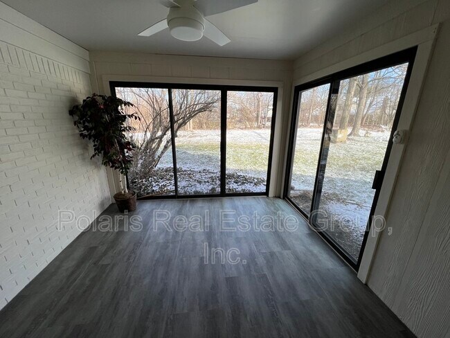Building Photo - 2568 N Willow Way