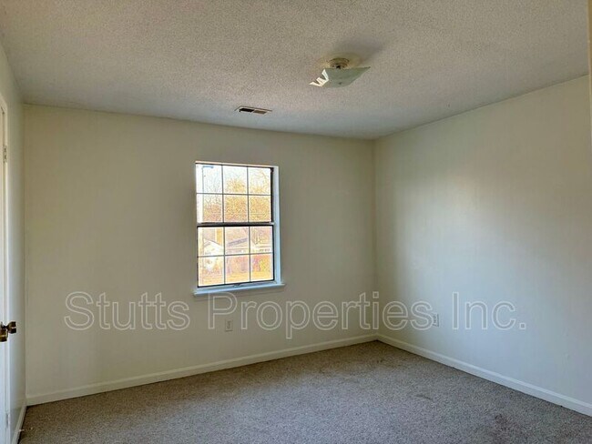 Building Photo - 510 E Irvine Ave