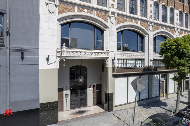 315 E 8th St - Textile Building Lofts