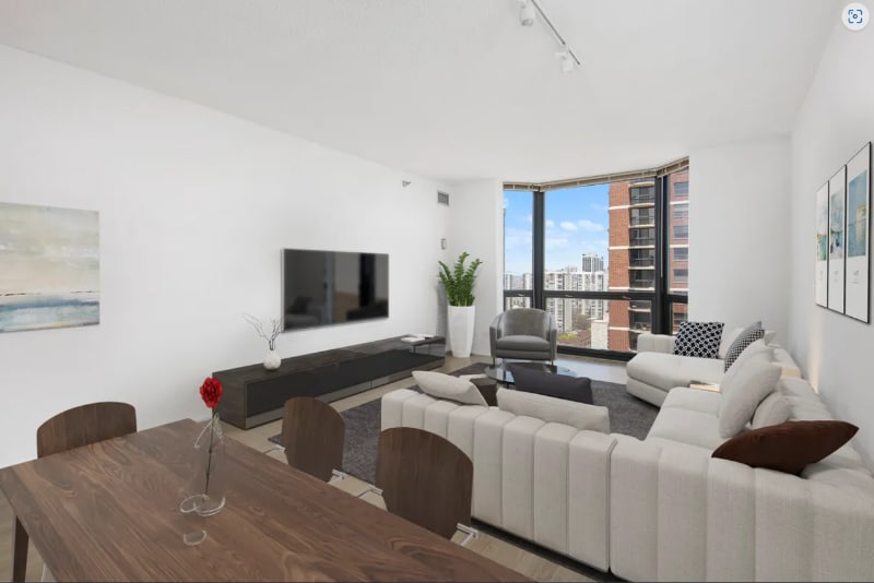 Photo - 1021 N Dearborn St