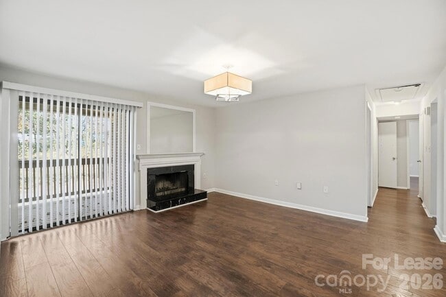 Foto del edificio - 4948 Sardis Rd