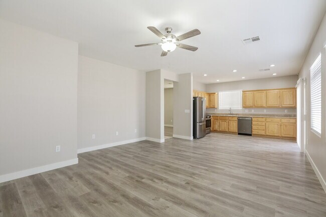 Foto del edificio - 7866 Harp Tree St