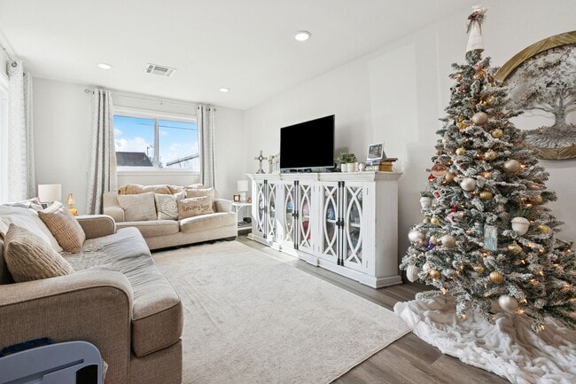 Foto del edificio - 6805 Merle St