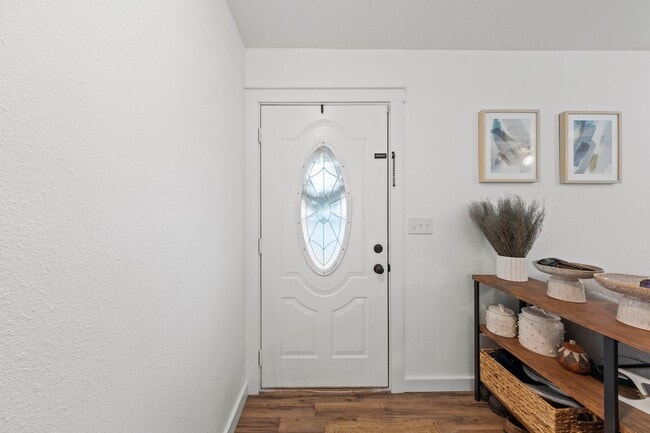 Building Photo - 109 Friar Tuck Dr