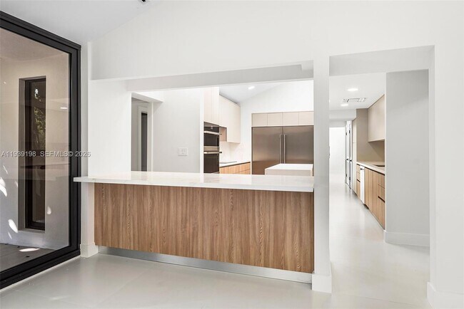 Building Photo - 7540 Los Pinos Blvd