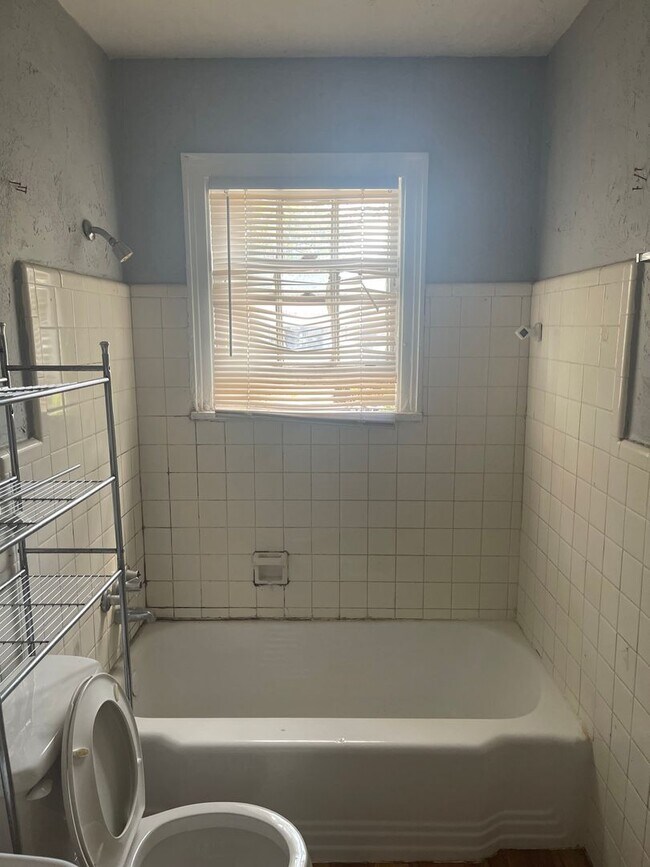 Foto del edificio - 2702 Meadow Ave