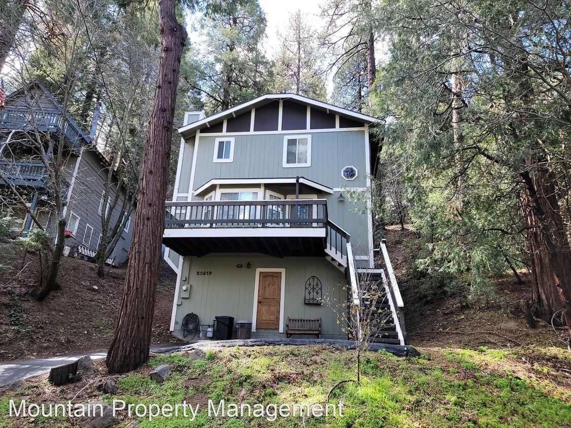 2 br, 1.5 bath House 23819 Scenic Dr C... House Rental in