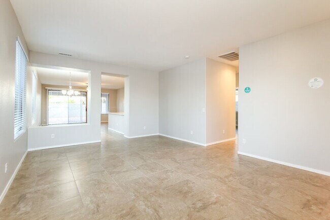 Building Photo - 6577 W Lawrence Ln