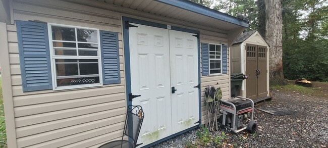 Building Photo - 2 bedroom 1 bathroom Mobile home near Denv...