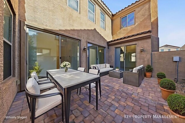 Foto del edificio - 956 Via Canale Dr