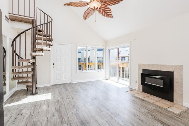 Building Photo - Chesapeake Bay  Condo Ready Now!