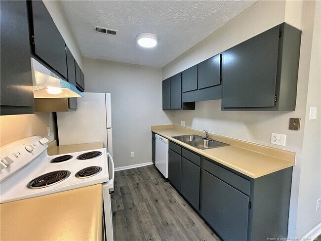 Building Photo - 633 Mosswood Ln