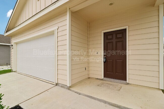 Building Photo - 14374 Palm Ridge