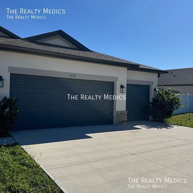 Foto del edificio - 1537 Meadowlark Dr