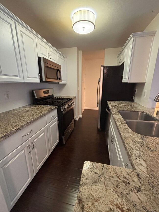 Foto del edificio - 1 bed 1 bath Condo for Rent in Mission Valley