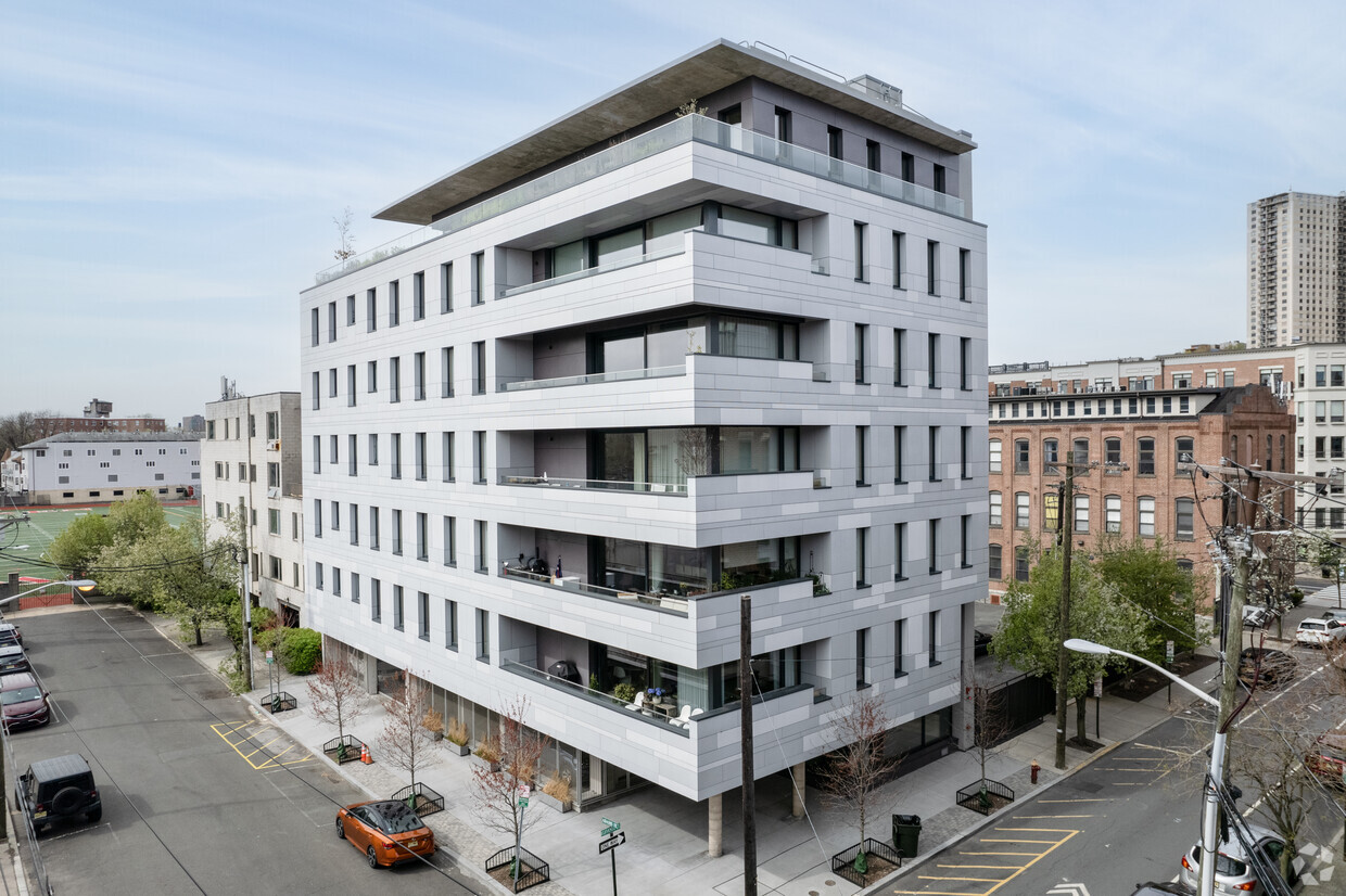 Foto principal - 1024 Adams St