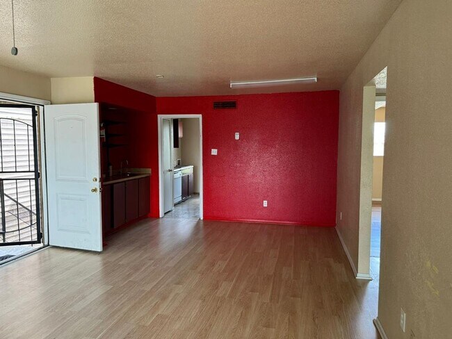 Foto del edificio - 8323 Wilcrest Dr